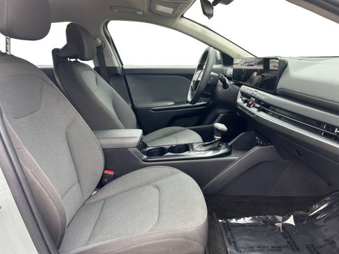 Used 2025 Kia K4 FWD image 15