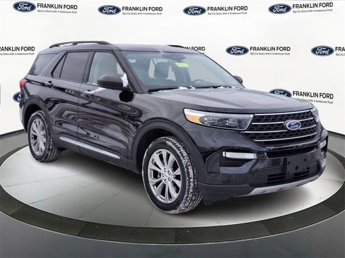 Certified 2022 Ford Explorer XLT w/ Equipment Group 202A image 7