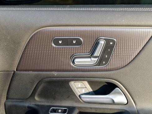 Used 2021 Mercedes-Benz GLA 250 4MATIC image 34