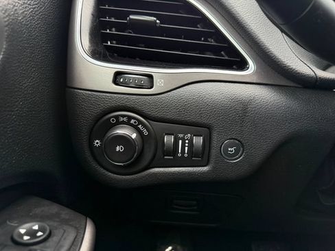 Used 2020 Jeep Cherokee Limited AWD/4WD image 11