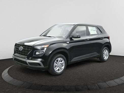 Used 2025 Hyundai Venue SE image 3