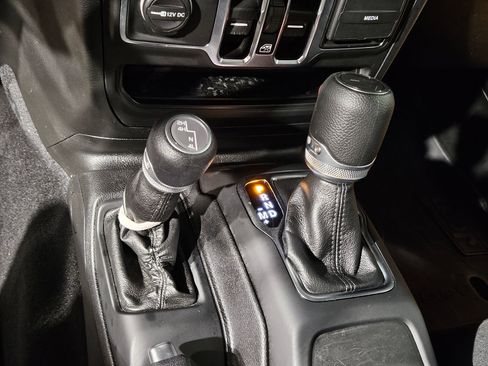Used 2021 Jeep Gladiator Sport AWD/4WD image 33