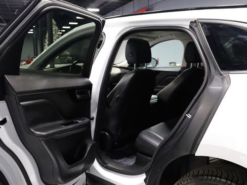 Used 2017 Jaguar F-PACE Premium image 19