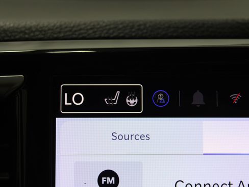 Used 2023 Chrysler Pacifica Limited FWD image 38
