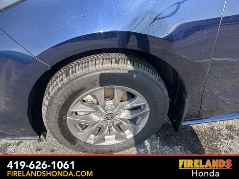 Used 2024 Toyota Sienna XLE image 10