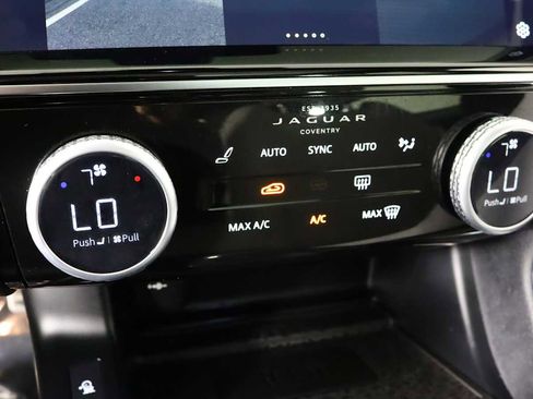 Used 2024 Jaguar E-PACE R-Dynamic SE image 19