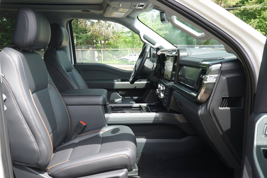 New 2026 Ford F350 Lariat w/ Black Appearance Package AWD/4WD image 9