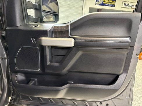 Used 2021 Ford F250 Lariat w/ Lariat Ultimate Package AWD/4WD image 42