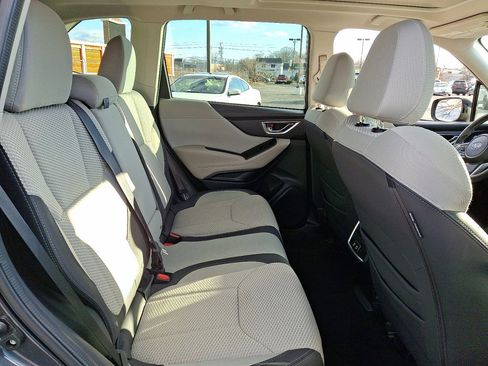 Used 2023 Subaru Forester Premium image 15