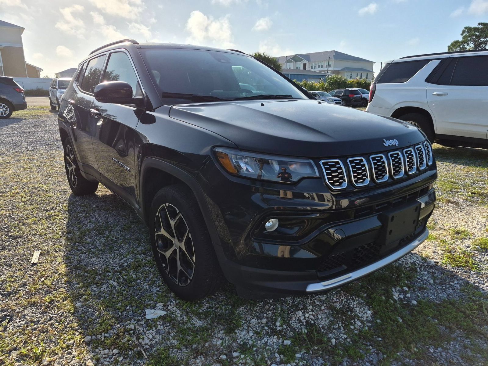 Used 2024 Jeep Compass Limited AWD/4WD image 3