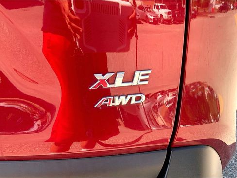 Used 2025 Toyota RAV4 XLE AWD/4WD image 10