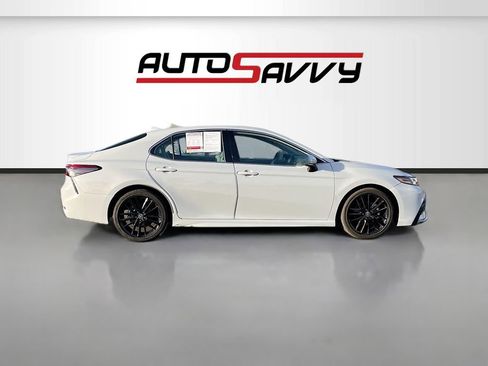 Used 2023 Toyota Camry XSE FWD image 8