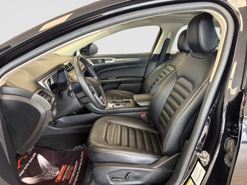 Used 2020 Ford Fusion SEL FWD image 12