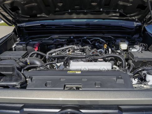 Certified 2026 Toyota Tacoma TRD Off-Road AWD/4WD image 15