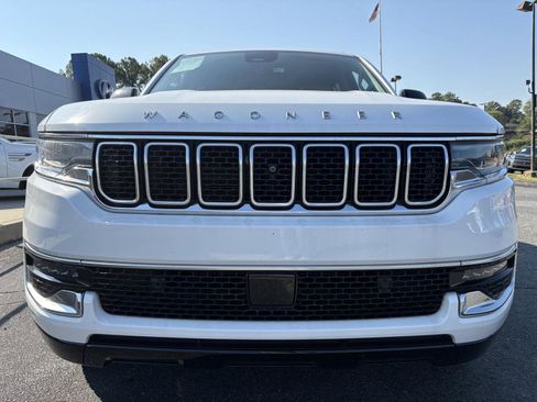 Used 2024 Jeep Wagoneer 4WD w/ Premium Group I image 6