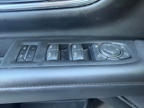 Used 2024 Chevrolet Suburban High Country AWD/4WD image 25