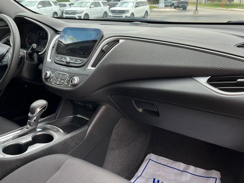 Used 2025 Chevrolet Malibu LT FWD image 23