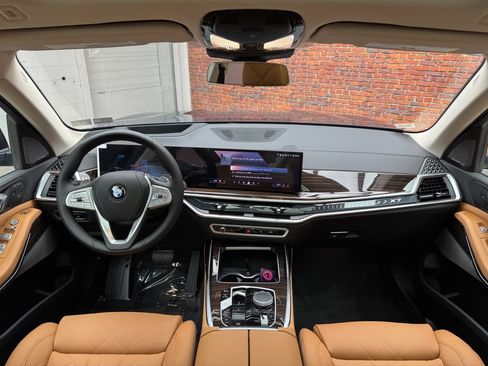 Used 2027 BMW X7 xDrive40i AWD/4WD image 14