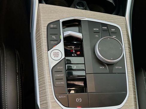 Used 2025 BMW 330i Sedan image 25