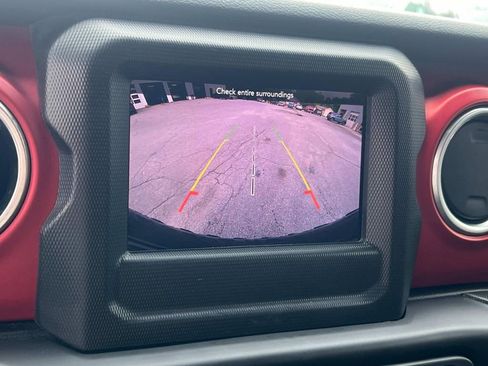 Used 2018 Jeep Wrangler Unlimited Rubicon image 32