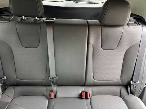 Used 2025 Buick Encore GX Preferred image 32