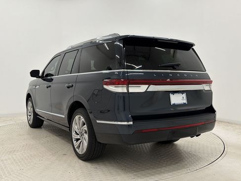 Used 2024 Lincoln Navigator Reserve AWD/4WD image 3
