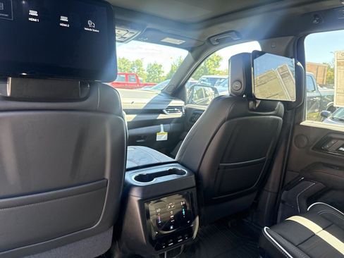 New 2026 GMC Yukon XL AT4 Ultimate AWD/4WD image 19