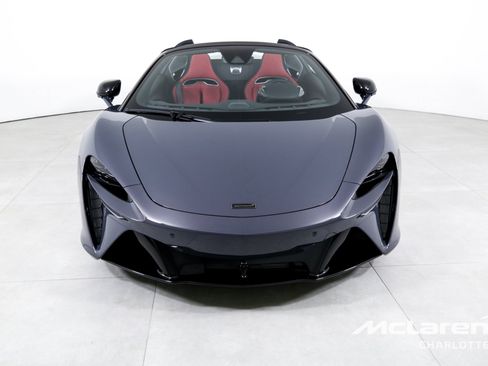 Used 2025 McLaren Artura Spider image 5