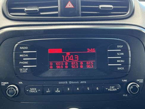 Used 2016 Kia Soul image 16