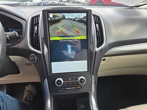 Used 2022 Ford Edge Titanium image 7