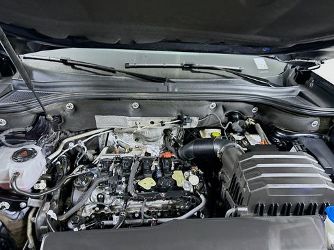 Used 2024 Volkswagen Atlas SE image 35