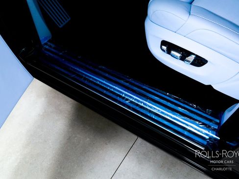 New 2027 Rolls-Royce Phantom Sedan RWD image 17
