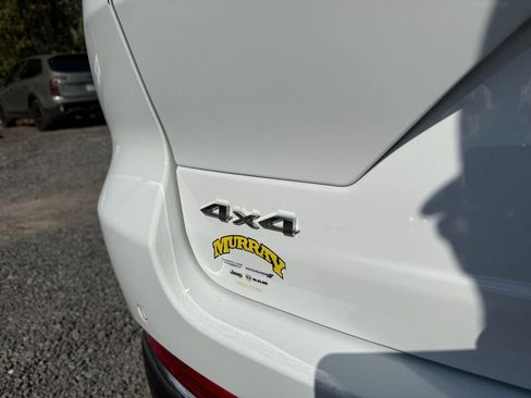 Used 2023 Jeep Grand Cherokee Laredo image 17