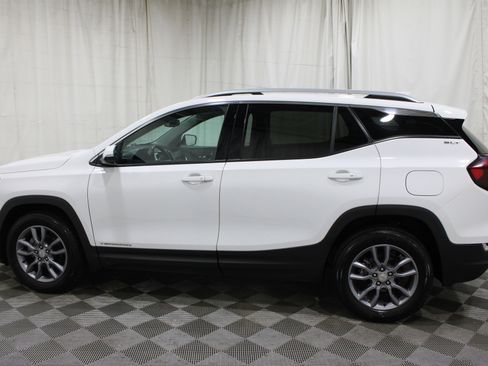 Used 2023 GMC Terrain SLT AWD/4WD image 34