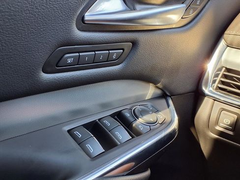 Certified 2023 Cadillac XT4 Premium Luxury image 29