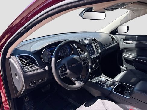 Used 2020 Chrysler 300 Touring w/ Sport Appearance Package RWD image 9