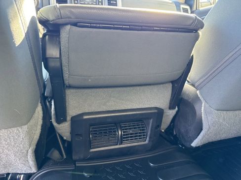 Used 2019 RAM 1500 Classic SLT image 15