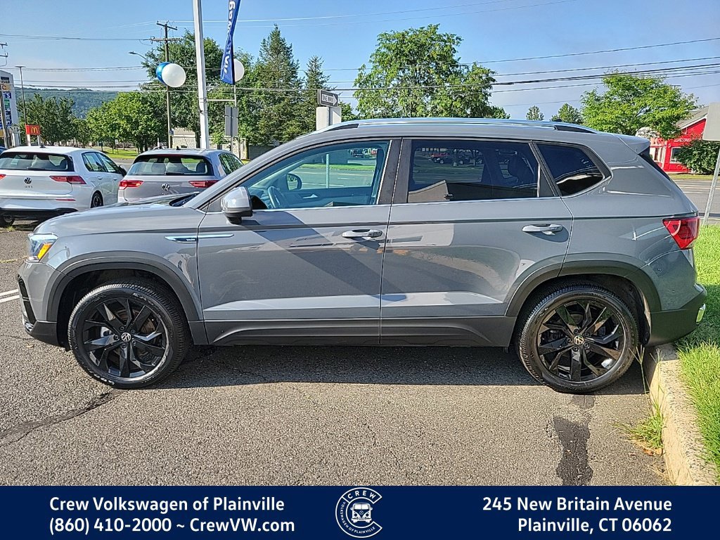 Certified 2023 Volkswagen Taos SE w/ Panoramic Sunroof Package AWD/4WD image 26
