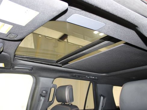 Used 2022 Ford Expedition Platinum AWD/4WD image 56