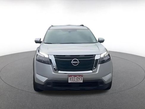 Used 2025 Nissan Pathfinder SV AWD/4WD image 4