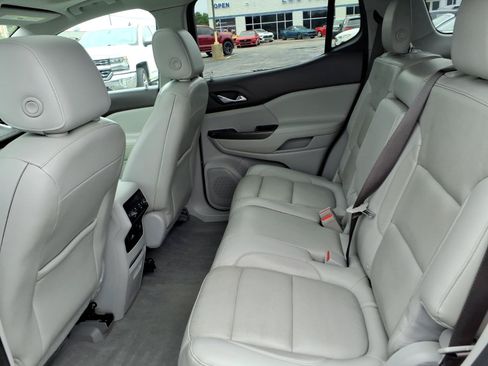 Used 2017 GMC Acadia SLT w/ LPO, Cargo Package AWD/4WD image 27