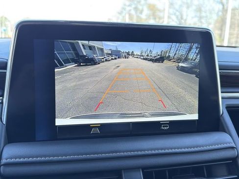 Used 2023 Chevrolet Suburban Premier AWD/4WD image 6