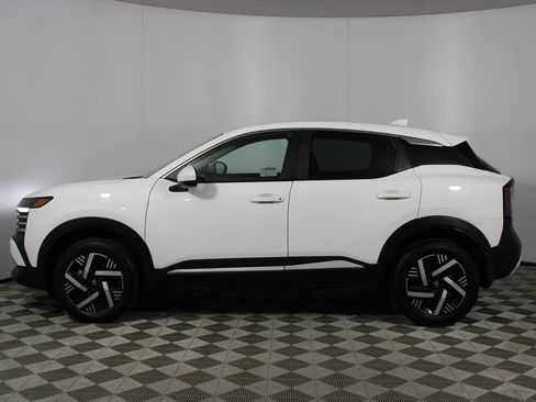 Used 2025 Nissan Kicks SV FWD image 30