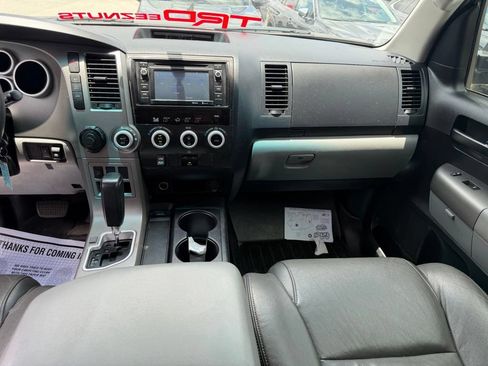 Used 2014 Toyota Sequoia SR5 RWD image 20