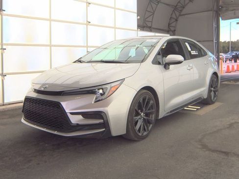 Used 2025 Toyota Corolla SE FWD image 1