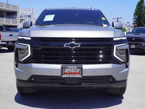 Used 2026 Chevrolet Suburban RST RWD image 2