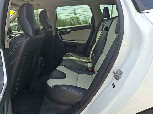 Used 2017 Volvo XC60 T6 Dynamic w/ Climate Package AWD/4WD image 10