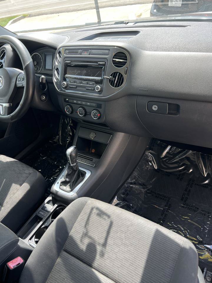 Used 2014 Volkswagen Tiguan S FWD image 12