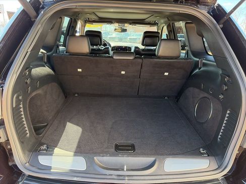 Used 2019 Jeep Grand Cherokee Limited w/ Luxury Group II image 11