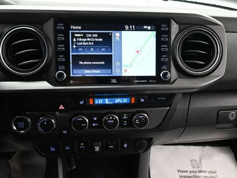 Used 2022 Toyota Tacoma TRD Off-Road w/ TRD Premium Off Road Package image 19